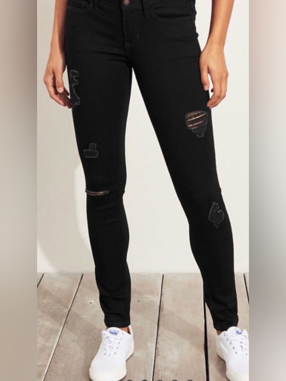 Hollister Black Distressed Women’s Skinny Jeans - Size 4 / 5R